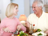 تغذیه سالمندان باید چگونه باشد؟