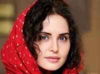 تیپ و استایل الناز شاکردوست در اکران «گوزن‌های  اتوبان»