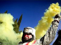 نبردی شاد با آرد و تخم‌مرغ در اسپانیا