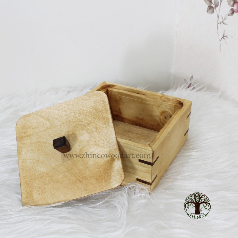 شکلات خوری چوبی با رنگ گیاهی