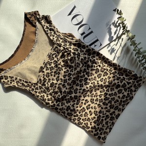 کراپ تاپ پلنگی جلو کشدار  کد ۴۳۸