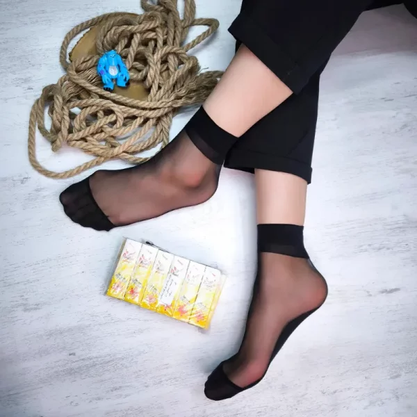 جوراب زنانه دو ربع  شیشه کفدار مشکی