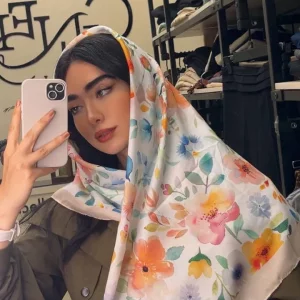 روسری نخی گلی طرح‌دار مدل بهاری