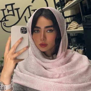 شال پلیسه صورتی چاپی مدل الی