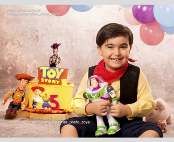 عکس کودک با تم تولد قصه اسباب بازی